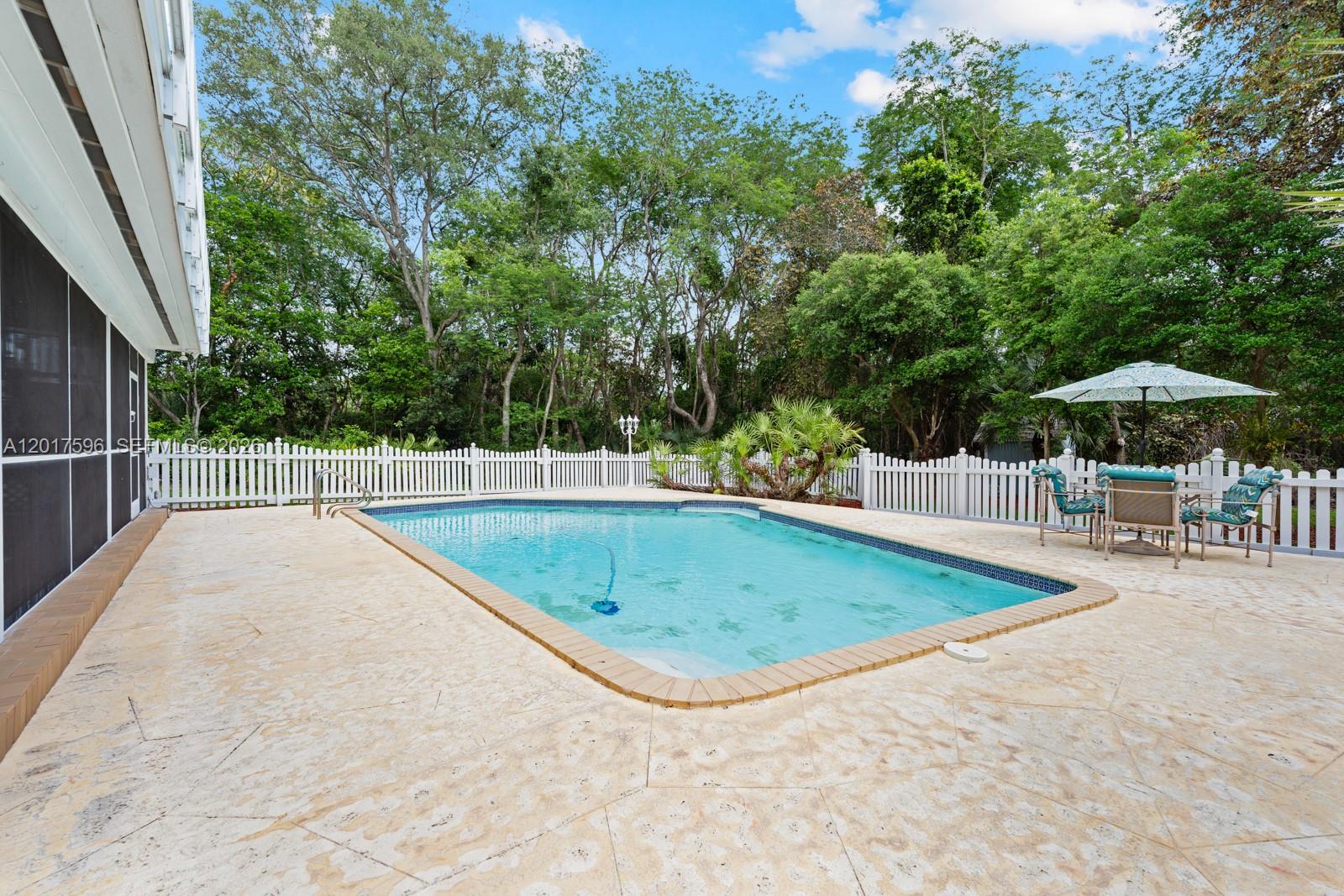 REDLANDS - Residential