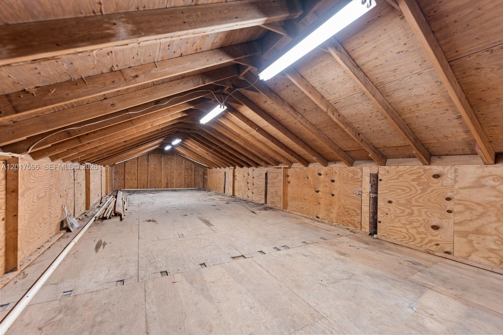 REDLANDS - Residential
