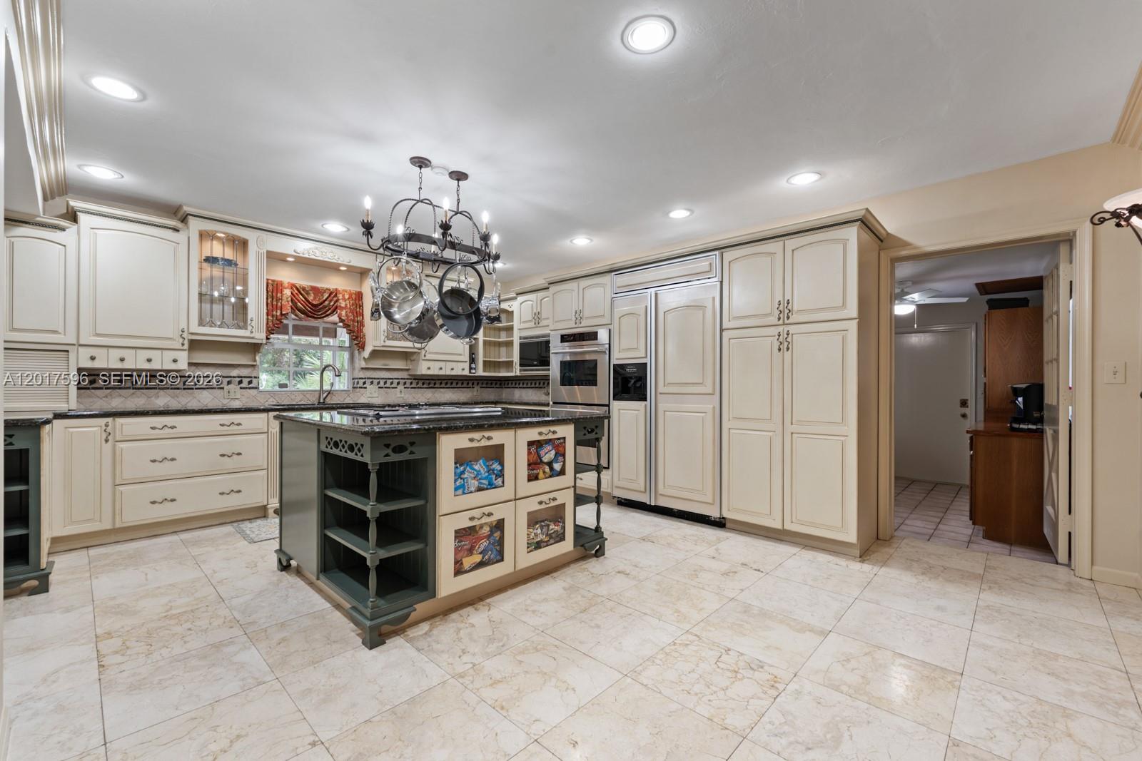 REDLANDS - Residential