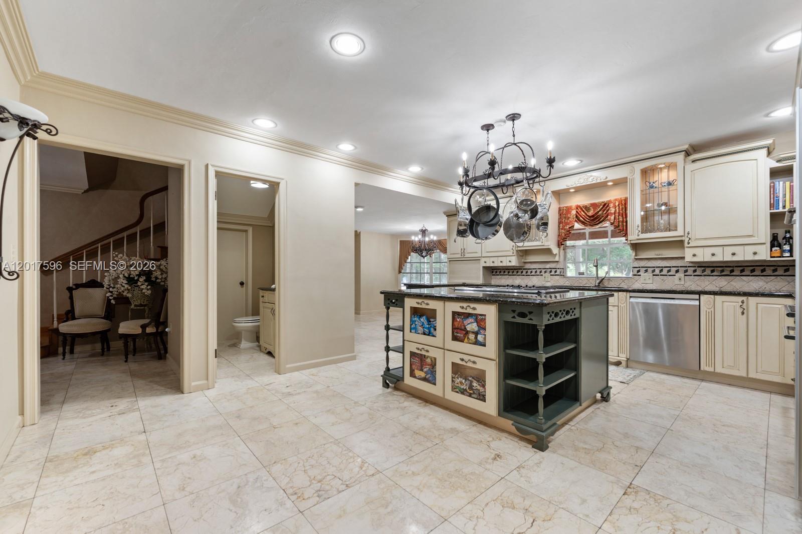 REDLANDS - Residential
