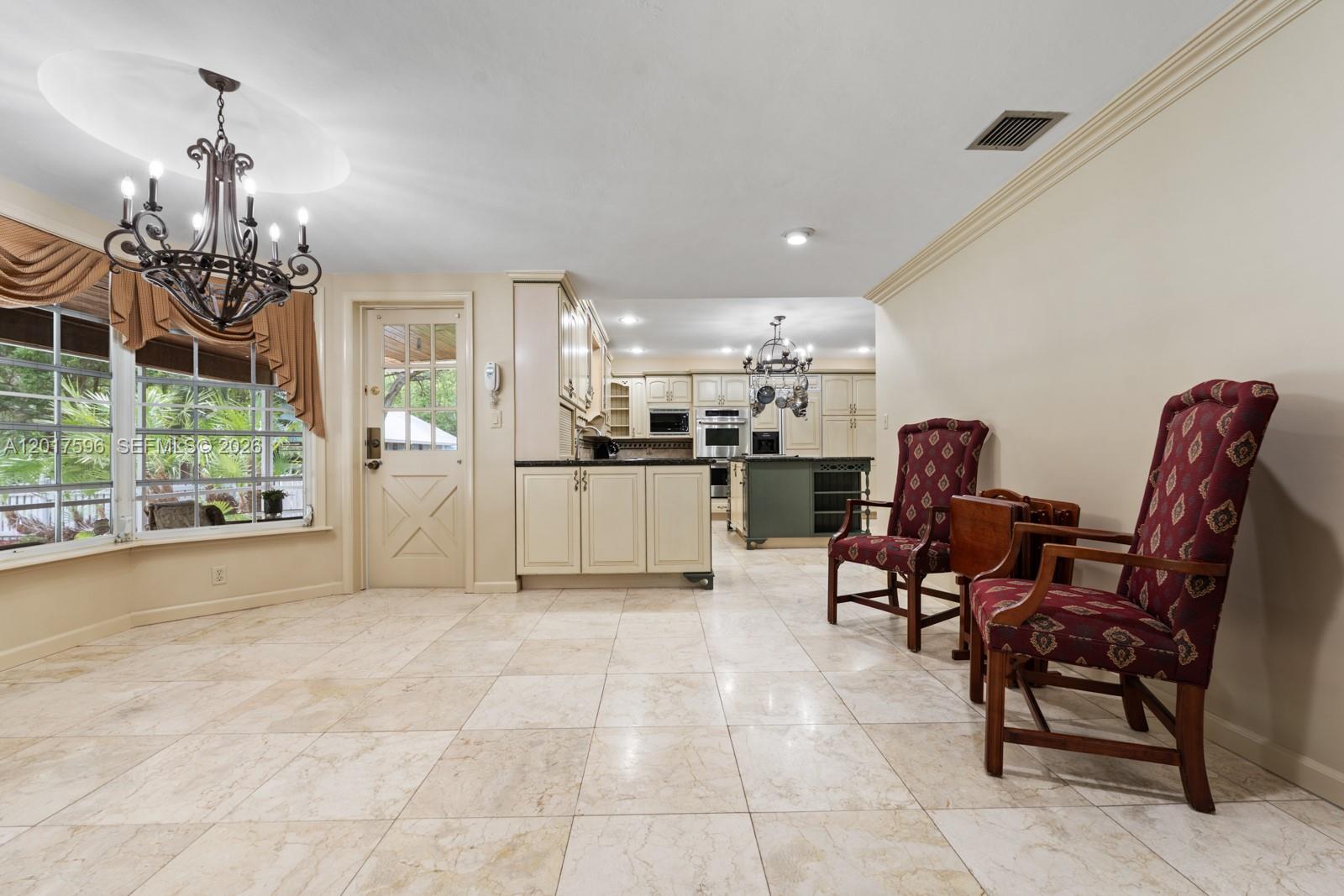 REDLANDS - Residential