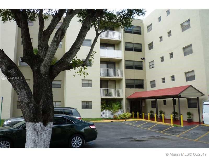 Beautiful 2 Bedroom and 2 Bath in Fontainebleau Area. Marbles Floors and much more!