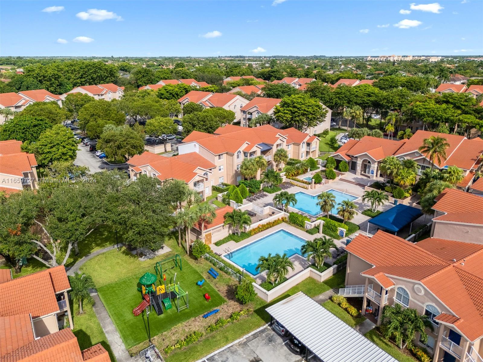 ROYAL PALM PLACE - Residential