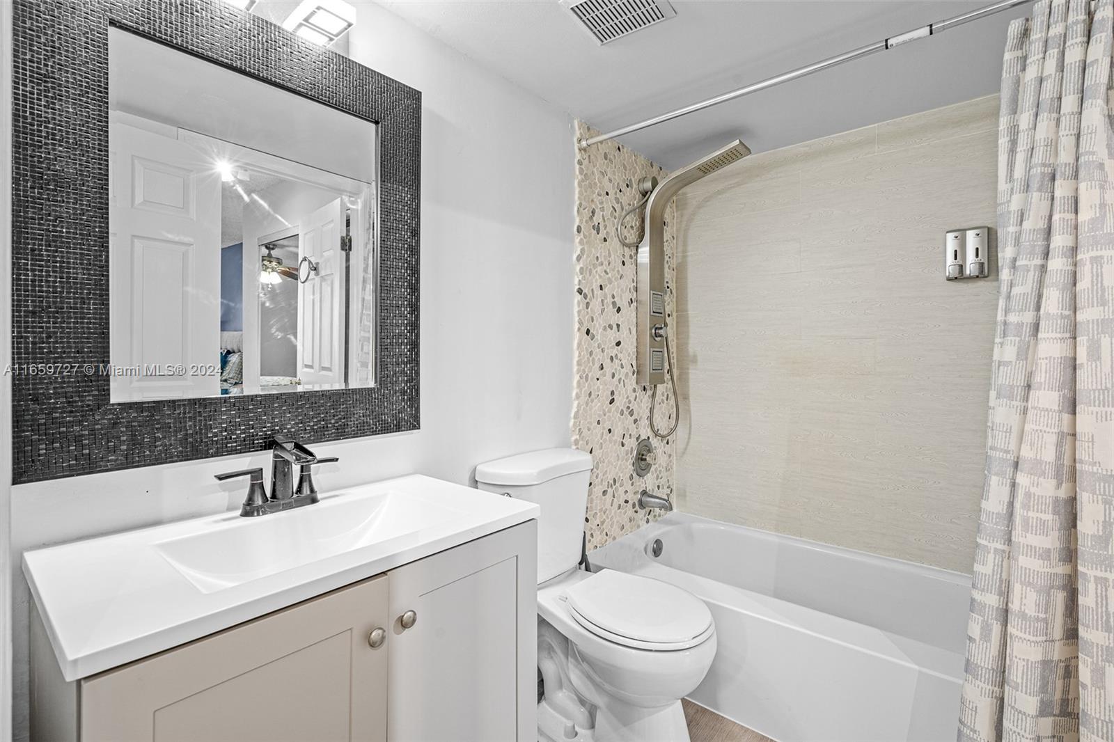 ROYAL PALM PLACE - Residential