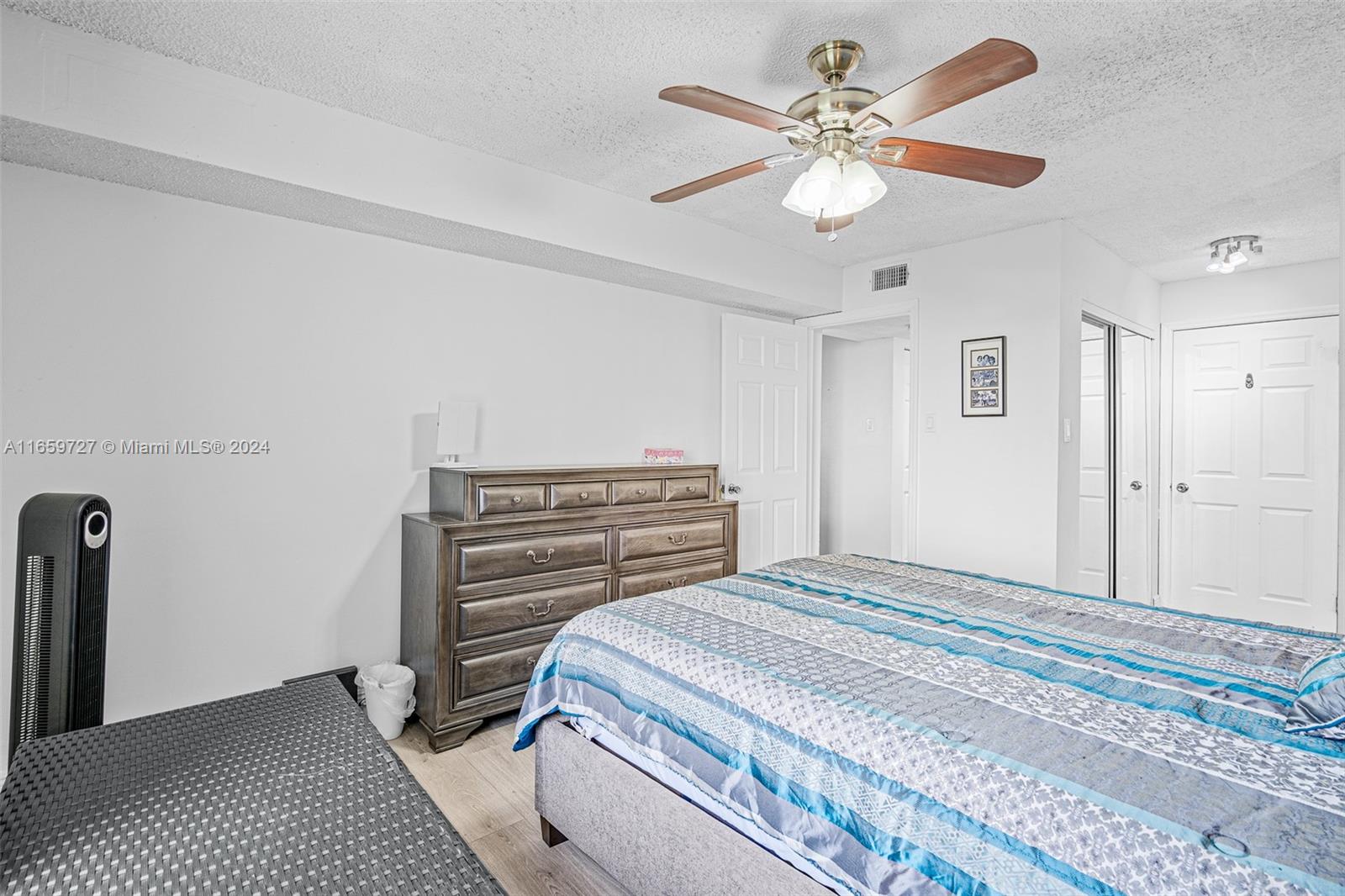 ROYAL PALM PLACE - Residential