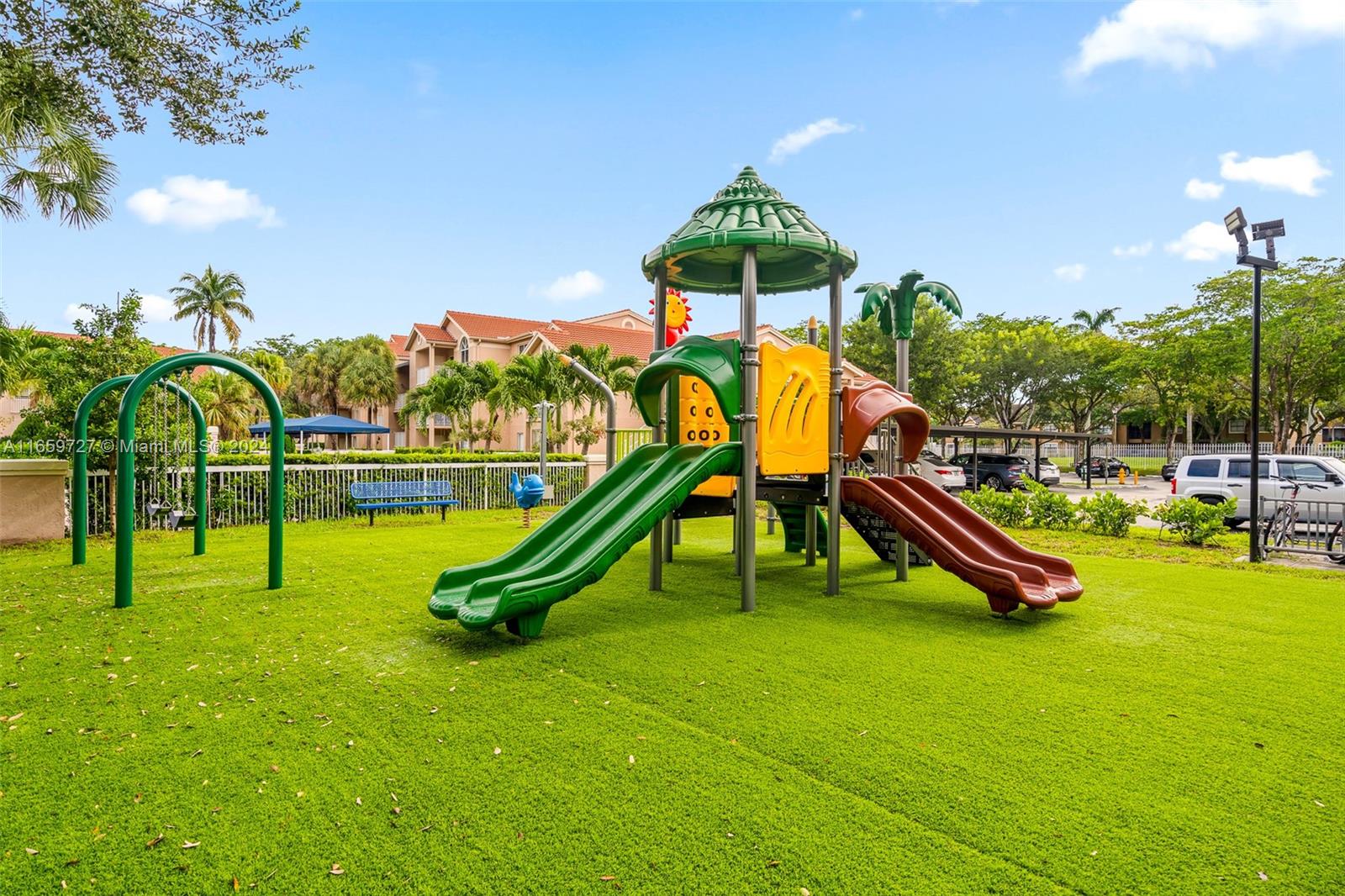 ROYAL PALM PLACE - Residential