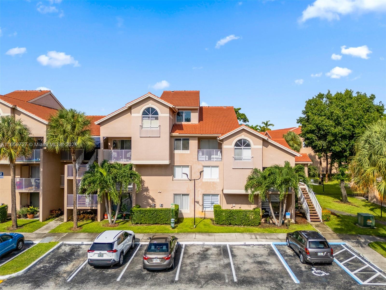 ROYAL PALM PLACE - Residential