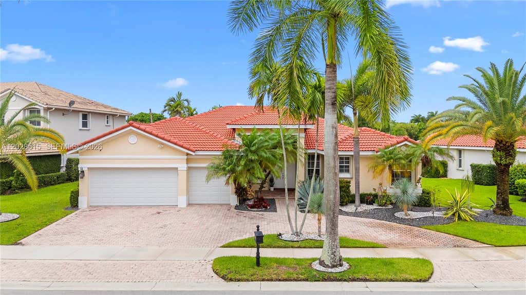 Photo of 1714 Victoria Pointe Cir, Weston, FL 33327 (MLS # A12028515)