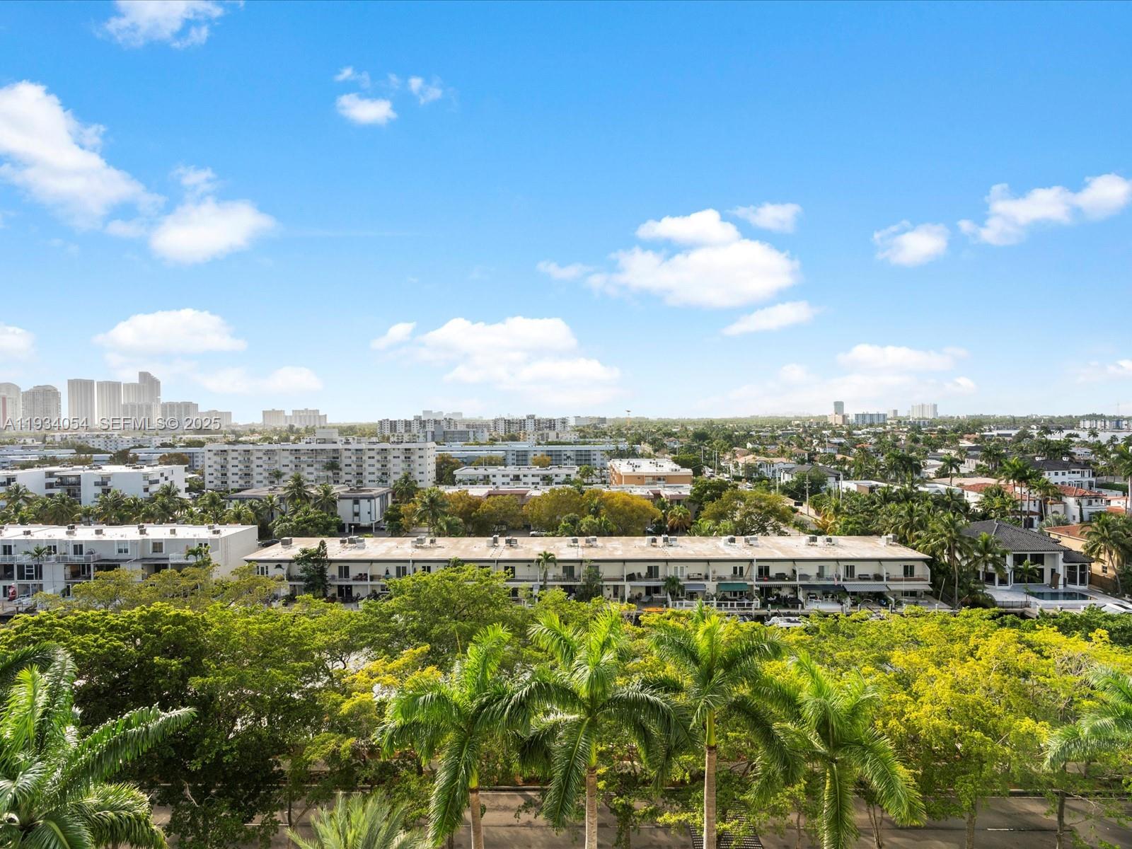 2000 ISL BLVD WILLIAMS IS - Residential