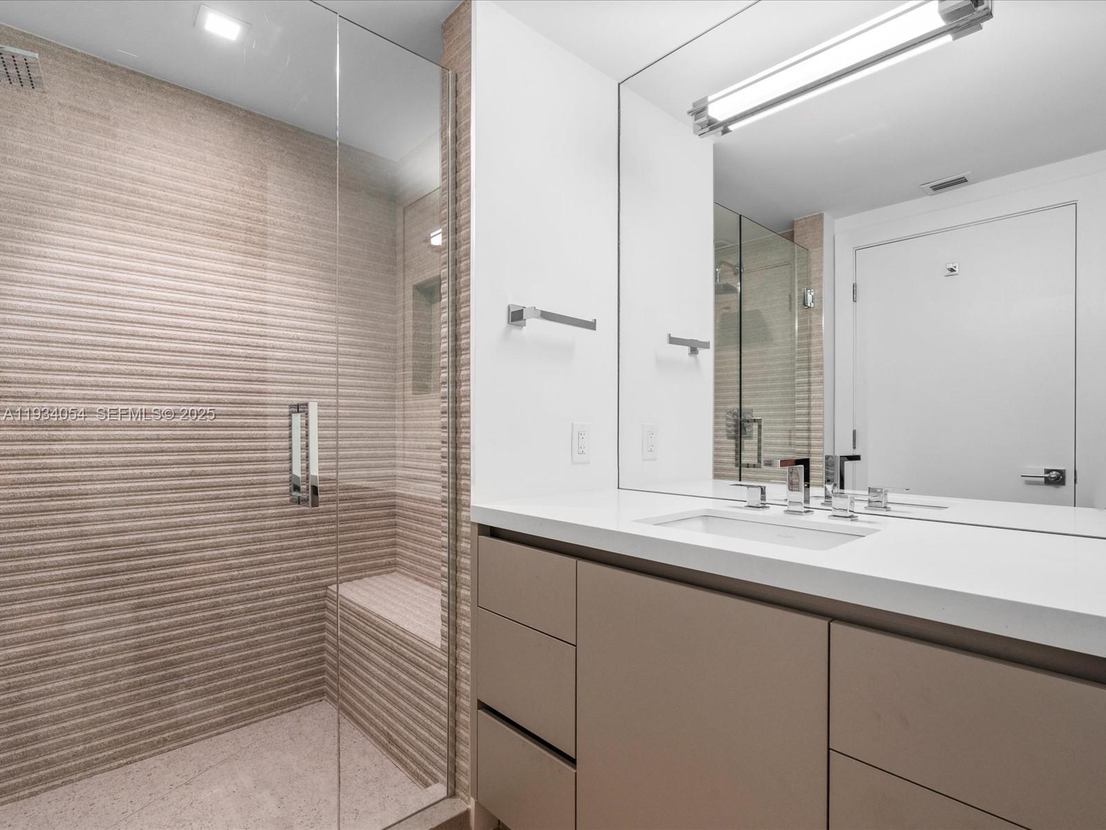 2000 ISL BLVD WILLIAMS IS - Residential