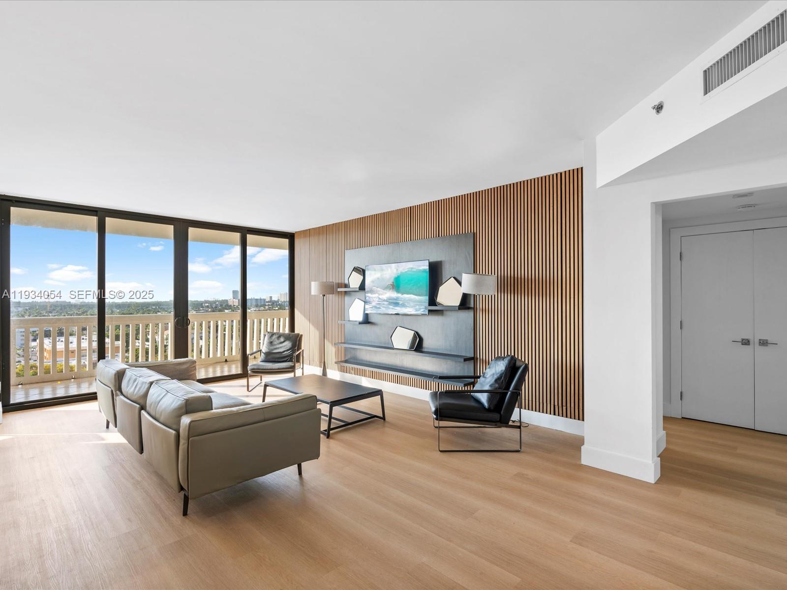 2000 ISL BLVD WILLIAMS IS - Residential