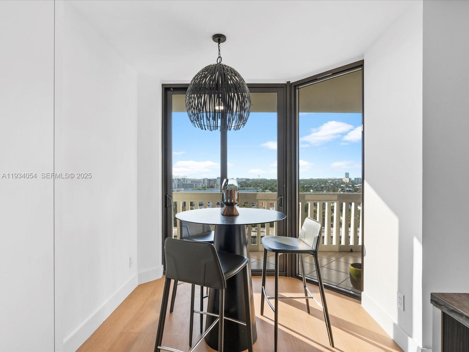 2000 ISL BLVD WILLIAMS IS - Residential