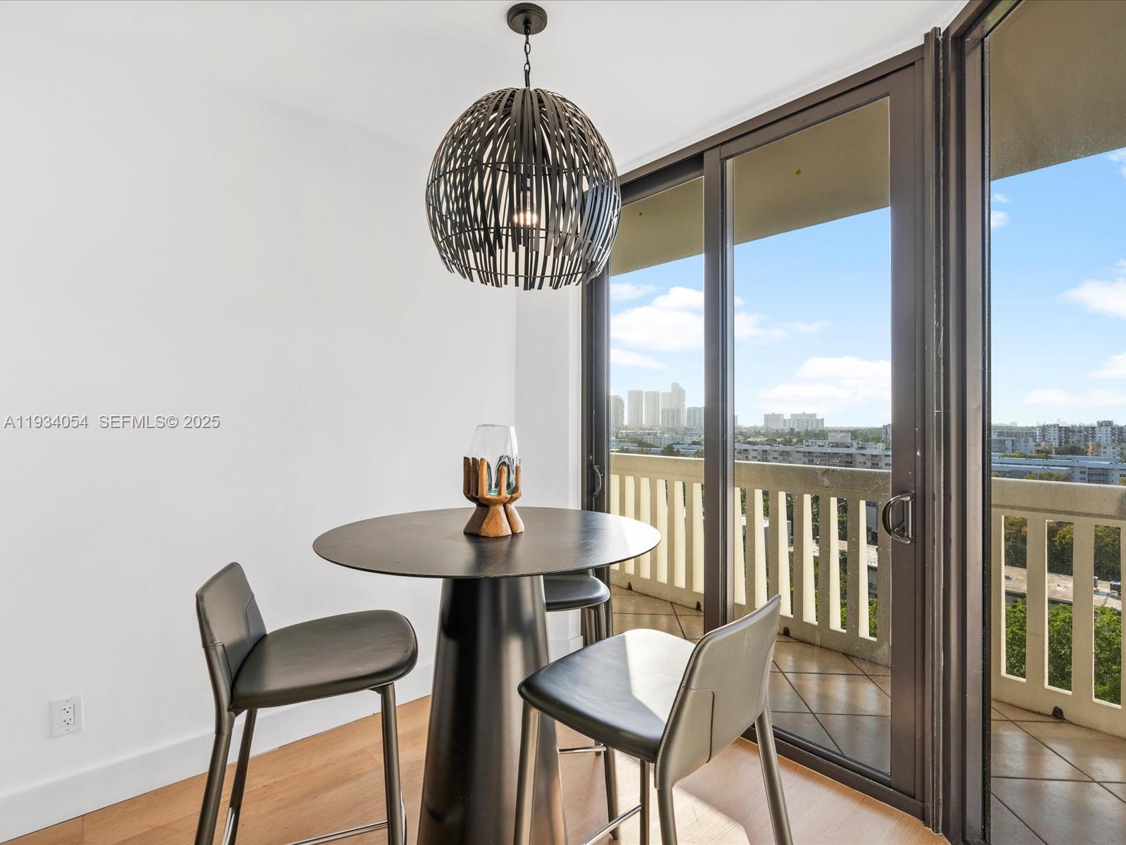 2000 ISL BLVD WILLIAMS IS - Residential