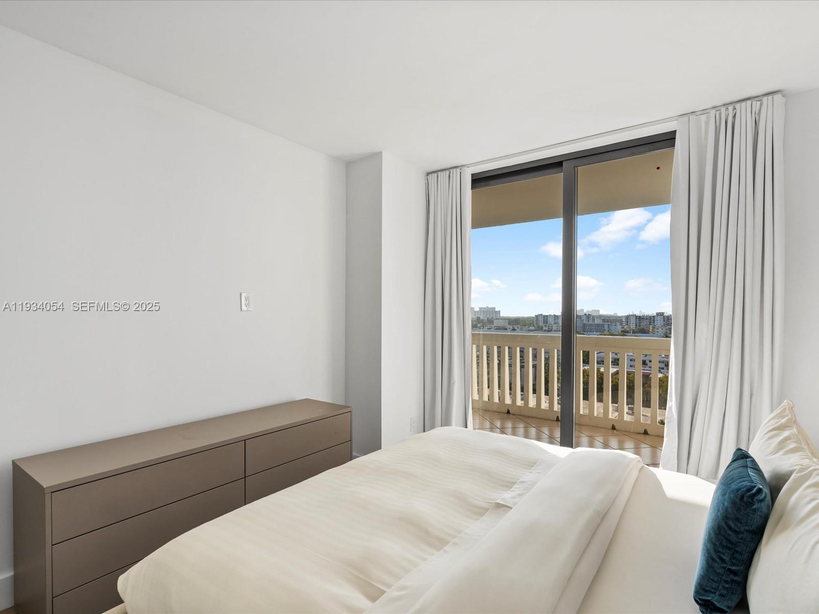 2000 ISL BLVD WILLIAMS IS - Residential