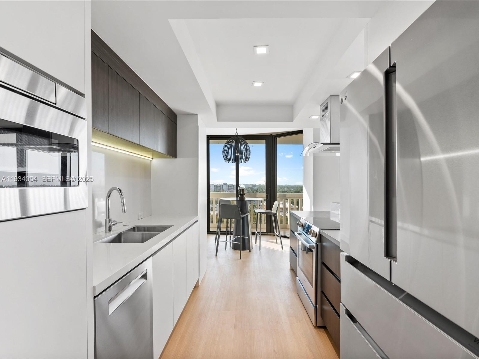 2000 ISL BLVD WILLIAMS IS - Residential