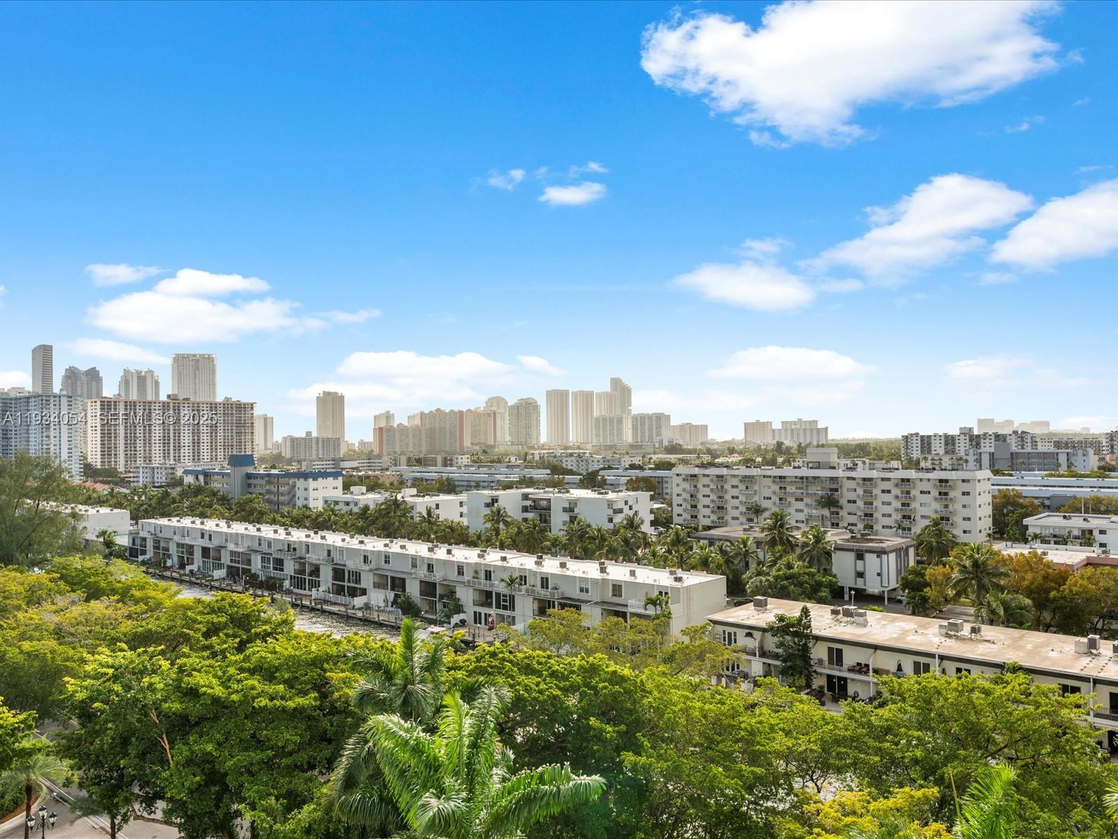 2000 ISL BLVD WILLIAMS IS - Residential