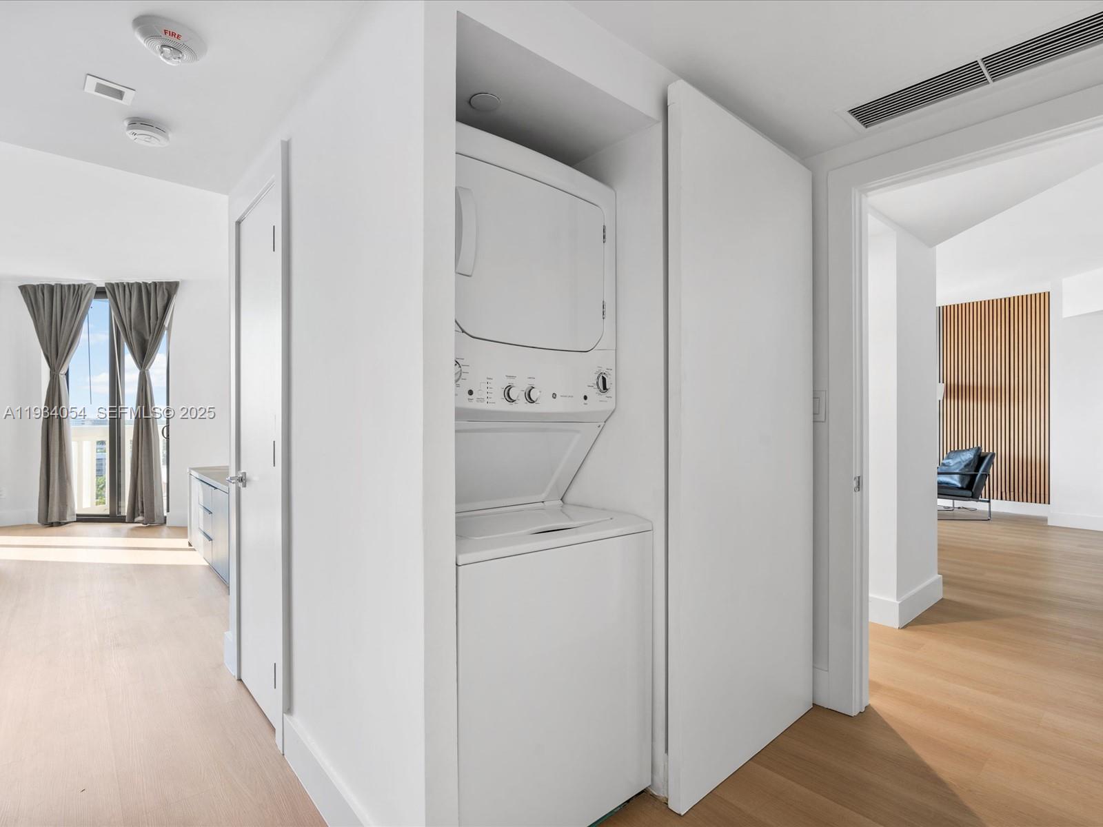 2000 ISL BLVD WILLIAMS IS - Residential