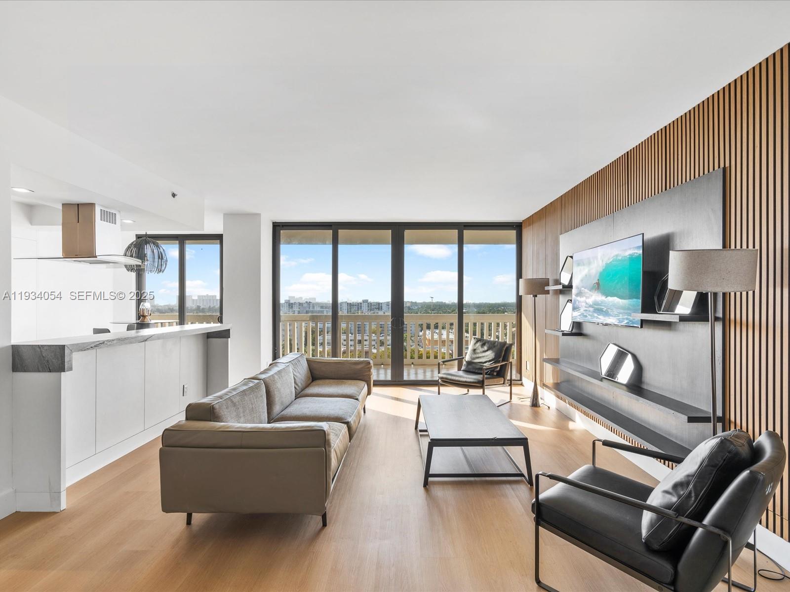 2000 ISL BLVD WILLIAMS IS - Residential