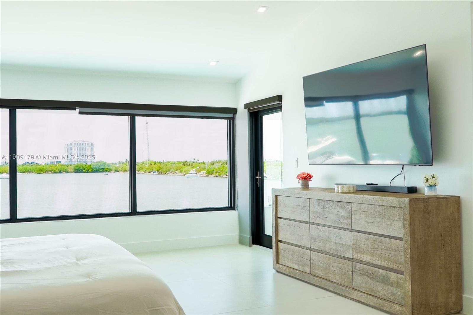 NORTH BAY ISLAND - Residential