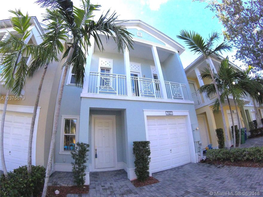 Mint Condition TownHouse at The Reserve East, Doral FL. Excellent Oportunity. This Spectacular TownHouse has an incredible location. Offers 3 Bedrooms and 3 and a half bathrooms; 1 Bedroom is located in the 1st Floor; 1 car garage and 2 more parking posts in driveway, large patio with artificial grass, plenty visitors parking, AWESOME Club house with amazing facilities like, gym, pool, Jacuzzi, meeting and party room, playground, etc. The Reserve at Doral is a Gated Community, and guarded 24 hours by car. Walking distance to supermarket, pharmacies, banks, shops, restaurants, and much more. Quick access to the Florida's Turnpike and Palmetto 826 through NW 74 Doral Avenue. You MUST SEE this beauty.