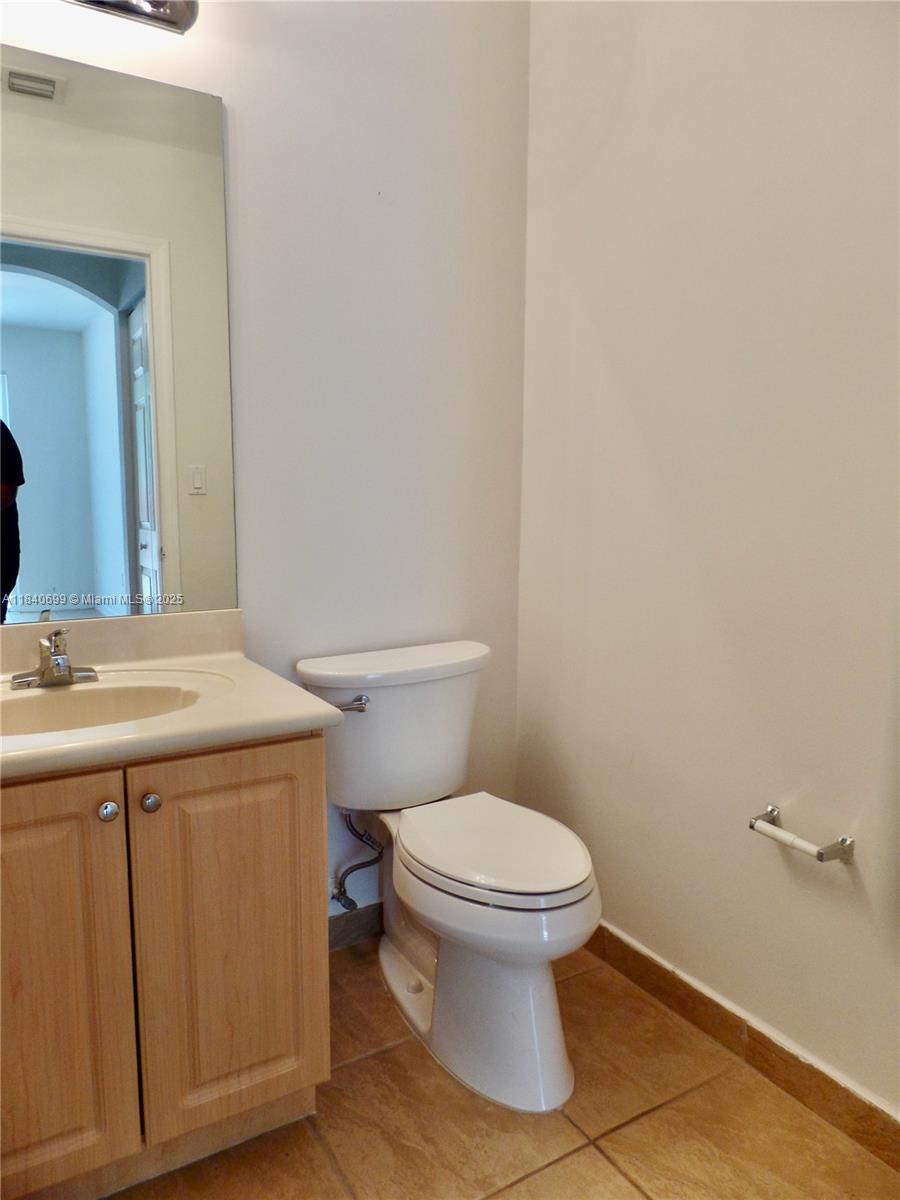 PEMBROKE CAY CONDO - Residential Lease
