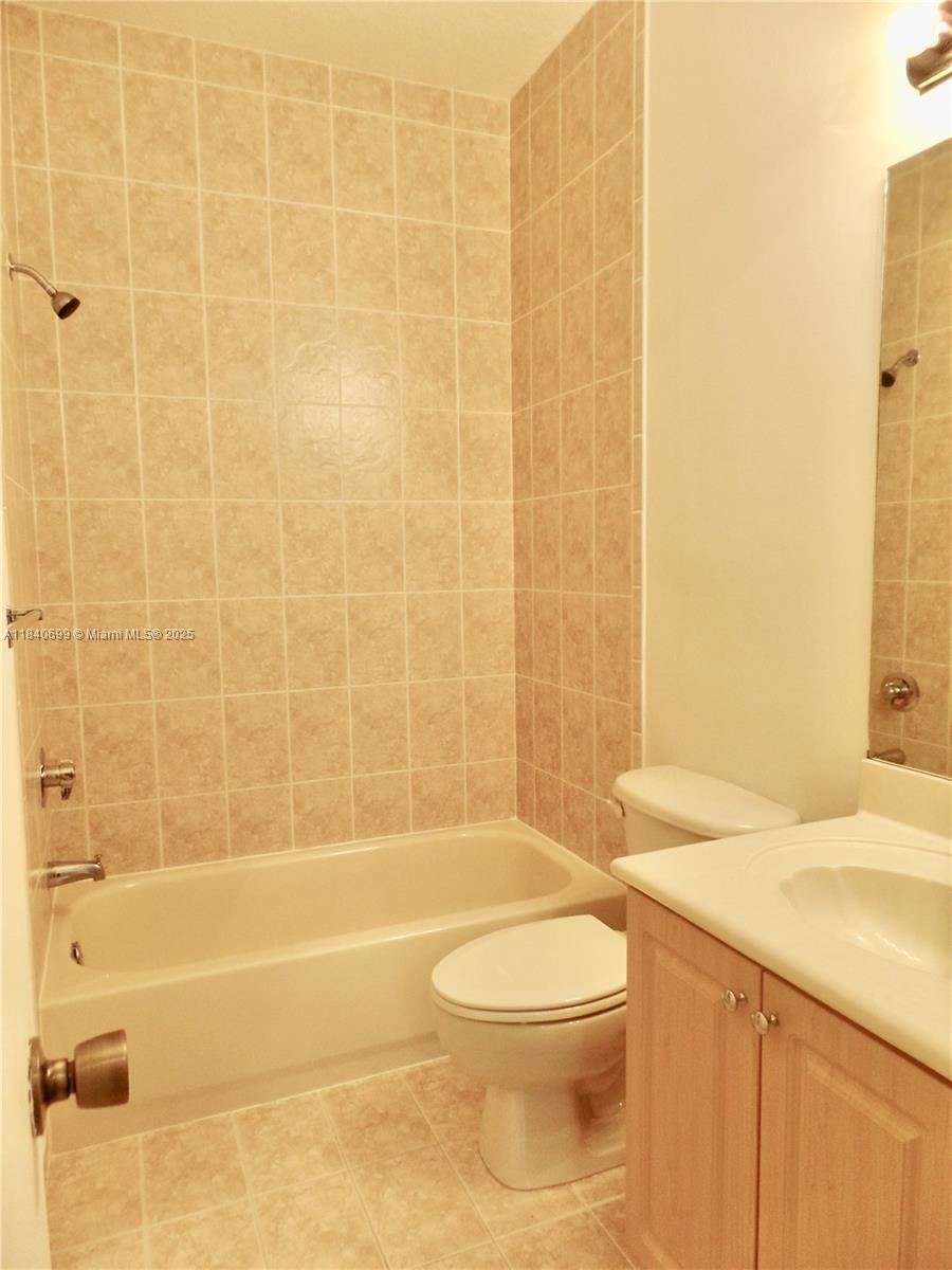 PEMBROKE CAY CONDO - Residential Lease