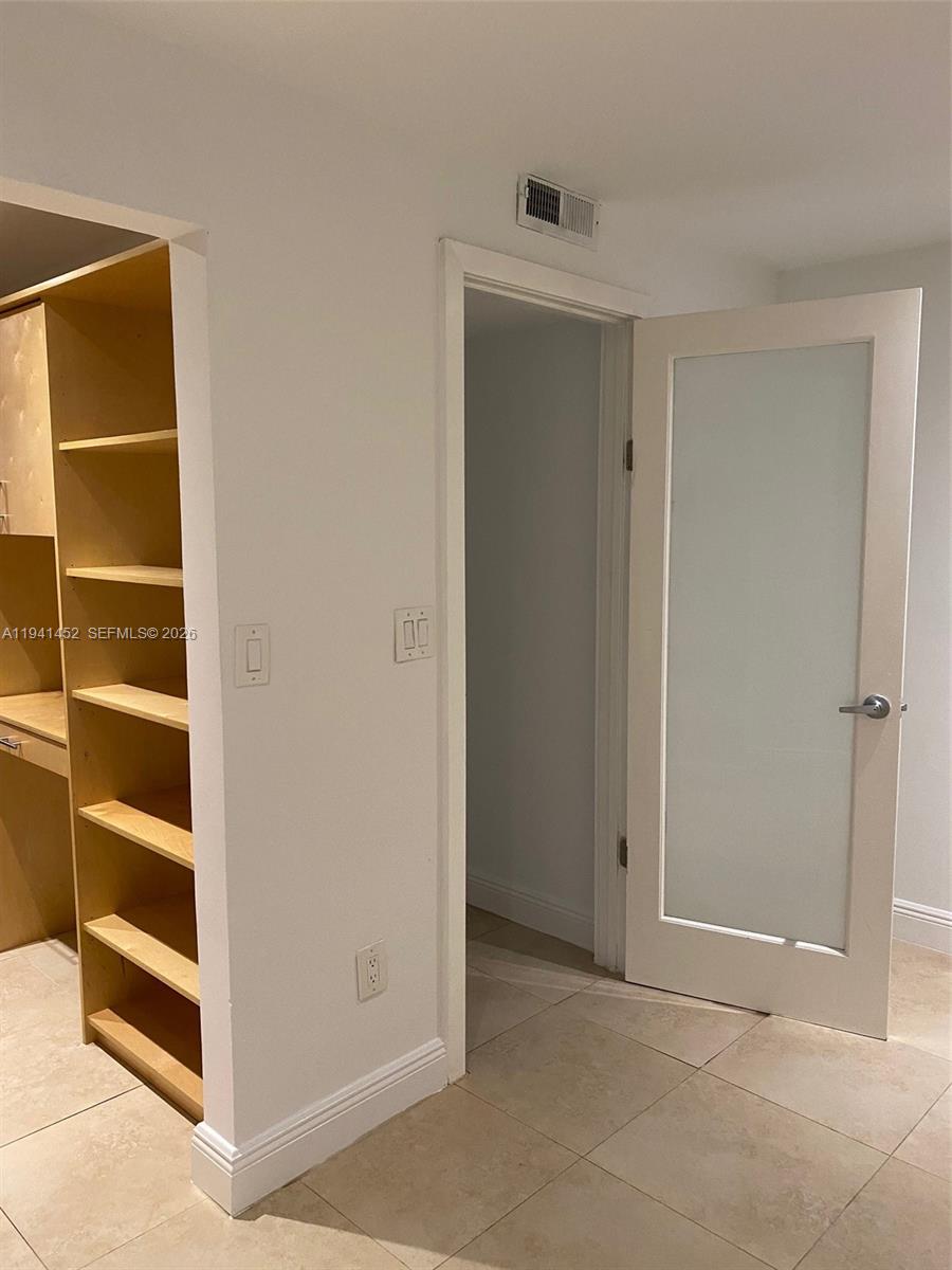 THE BEACH CLUB FONTAINEBL - Residential Lease