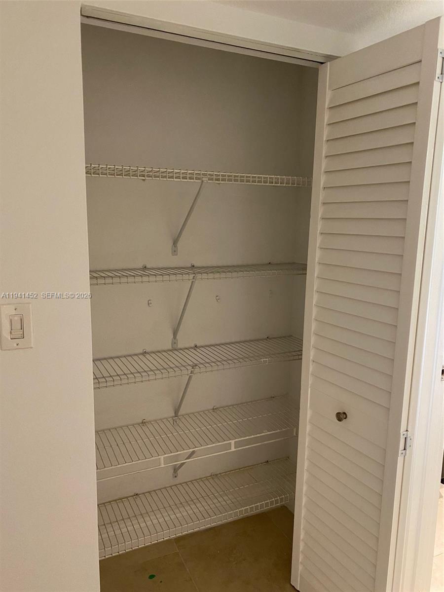 THE BEACH CLUB FONTAINEBL - Residential Lease