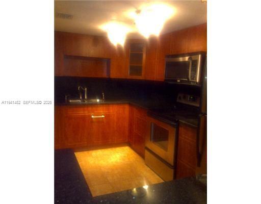 THE BEACH CLUB FONTAINEBL - Residential Lease