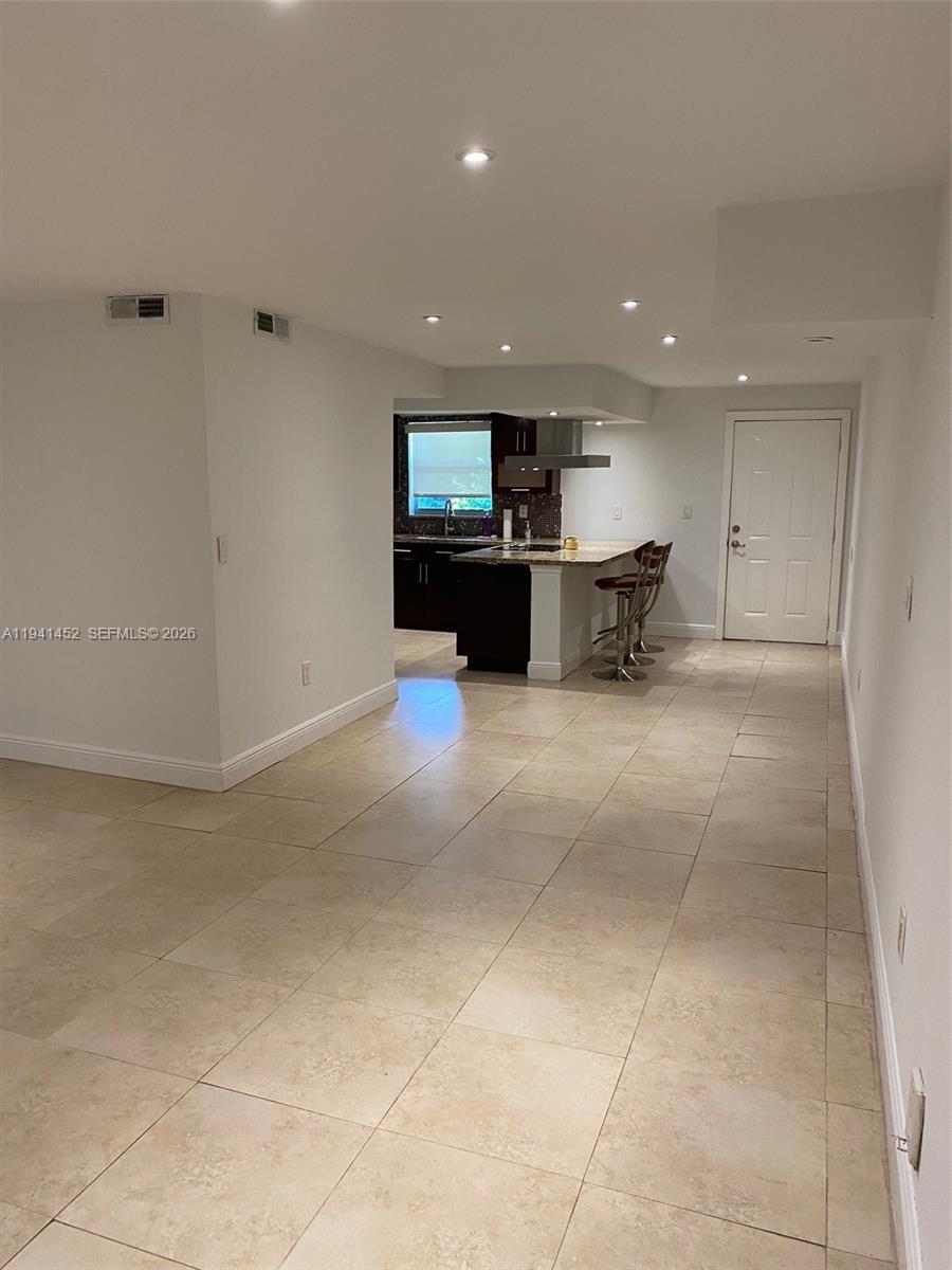 THE BEACH CLUB FONTAINEBL - Residential Lease