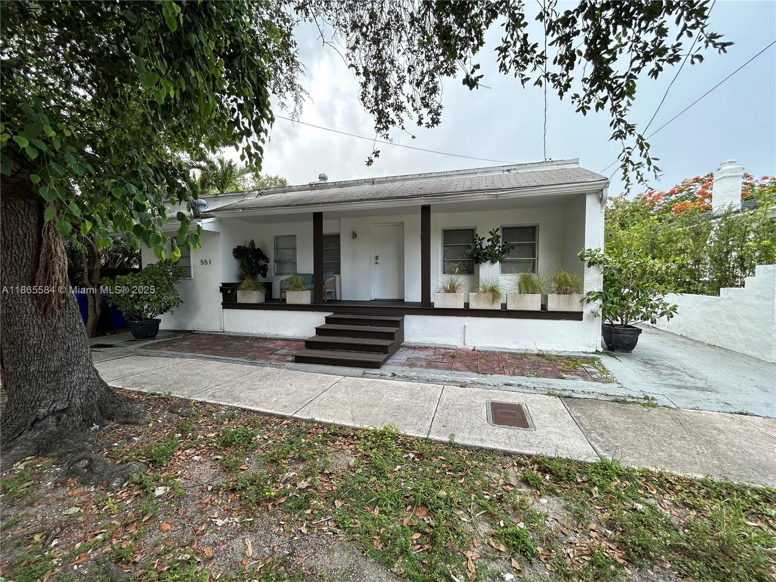 Cozy 2-bedroom, 1-bathroom unit nestled in a four-plex right next to Miami's vibrant Wynwood and Design District. This charming space offers a modern kitchen, 2 bedrooms, and 1 bathroom. Dive into the artistic spirit of Wynwood, explore the chic boutiques of the Design District, and relish the Miami lifestyle, all just steps away from your door. Embrace the essence of city living in this prime Miami location.