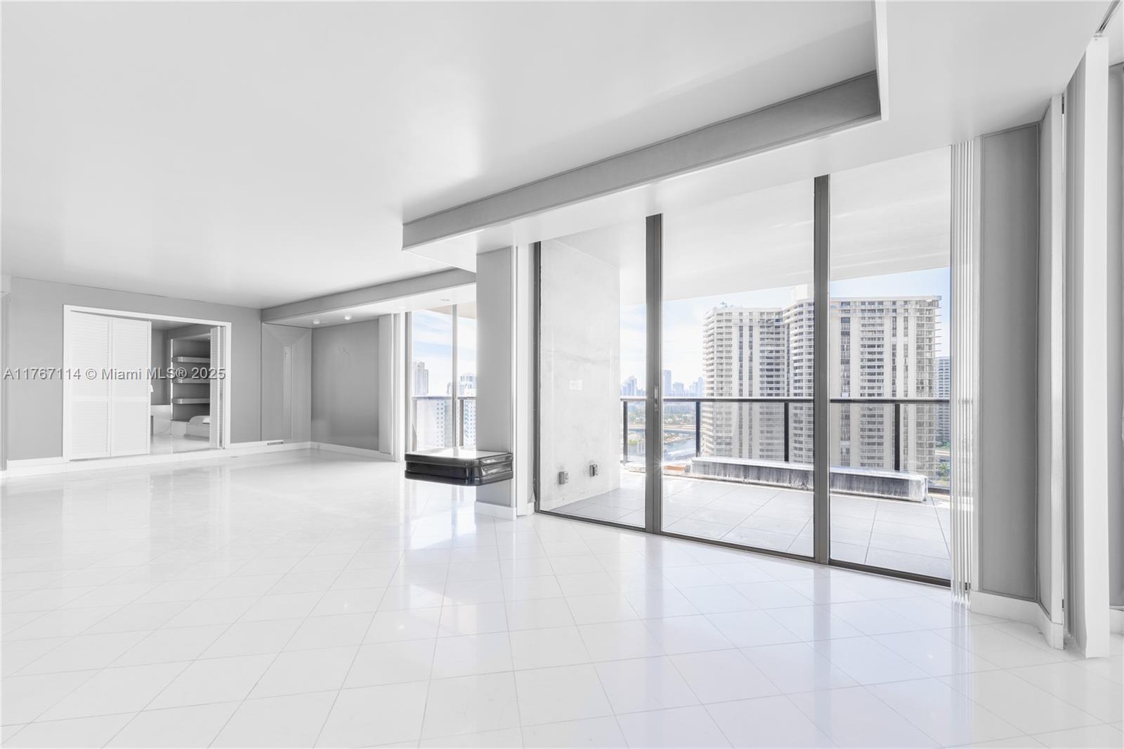 Property for Sale at 19667 Turnberry Way 18D, Aventura, Miami-Dade County, Florida - Bedrooms: 2 
Bathrooms: 2  - $638,000