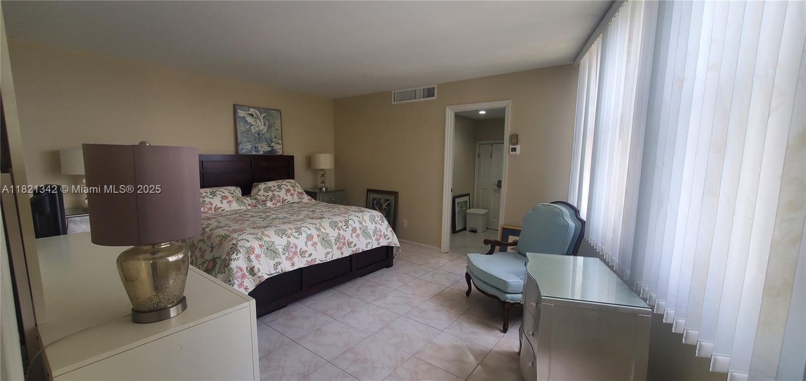 2800 N Ocean Dr B-15A