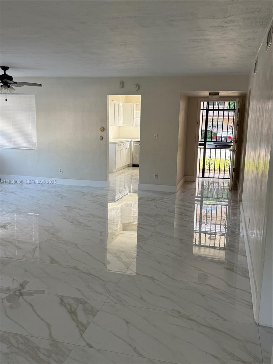 FOURTH HORIZONS CONDO - Residential Lease