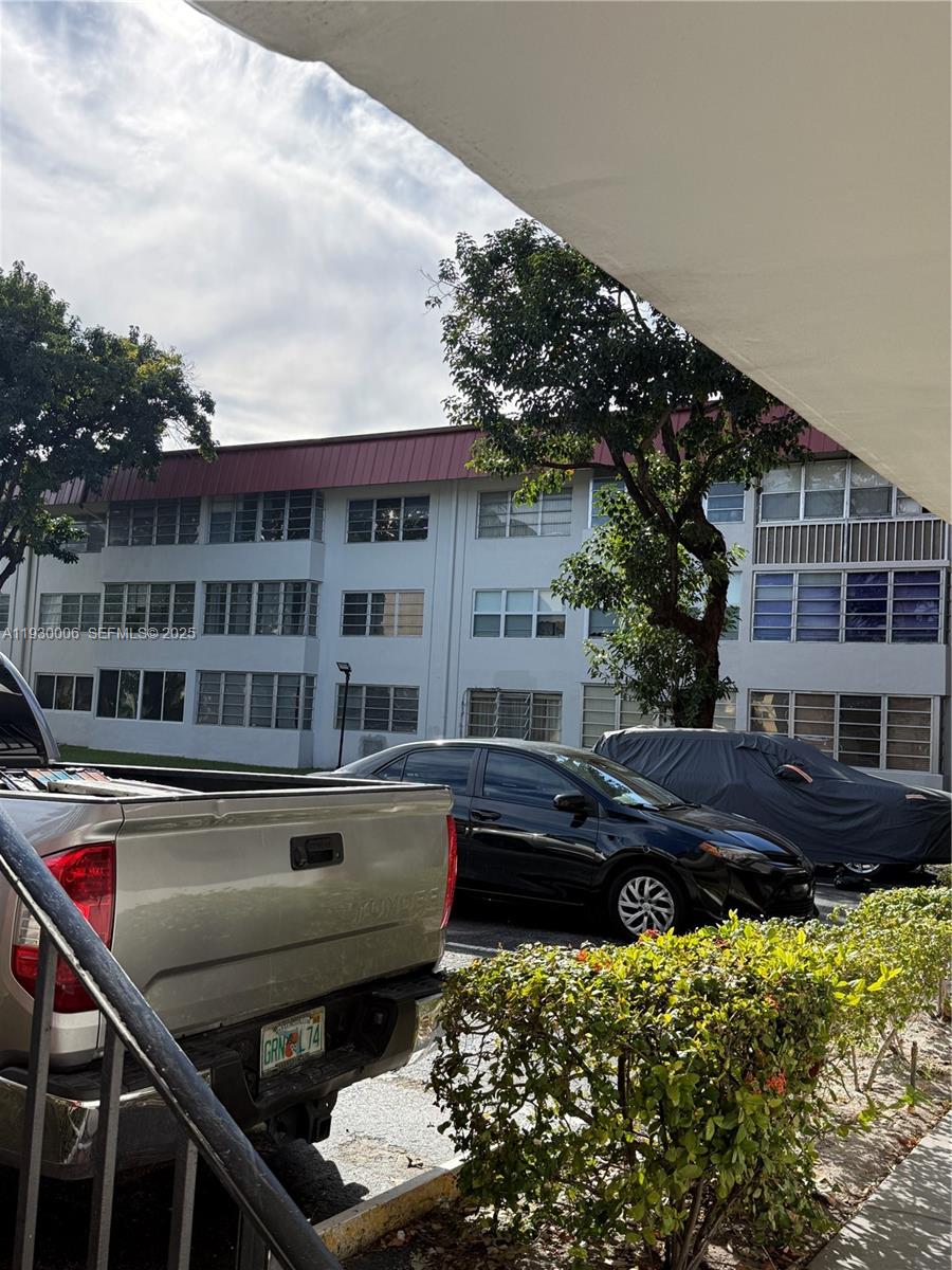 FOURTH HORIZONS CONDO - Residential Lease