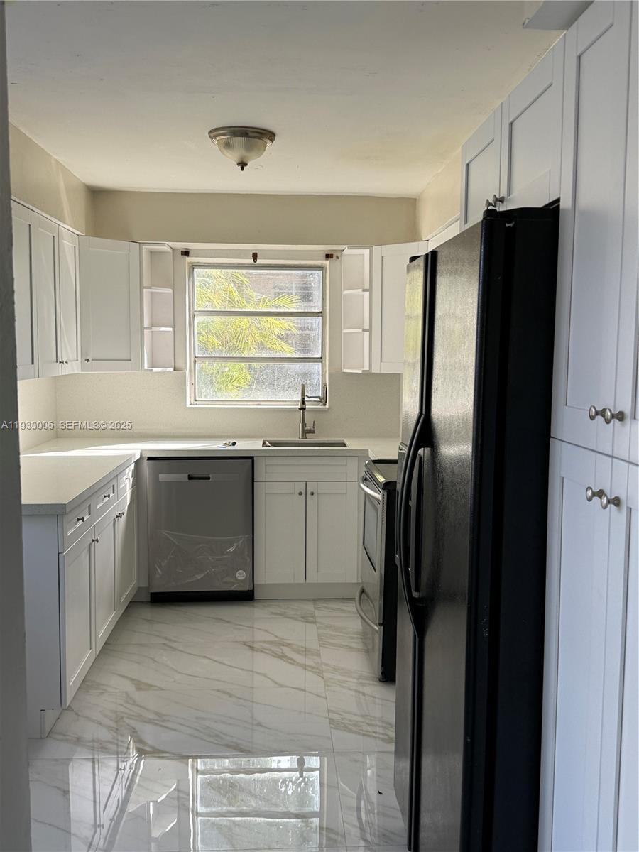 FOURTH HORIZONS CONDO - Residential Lease