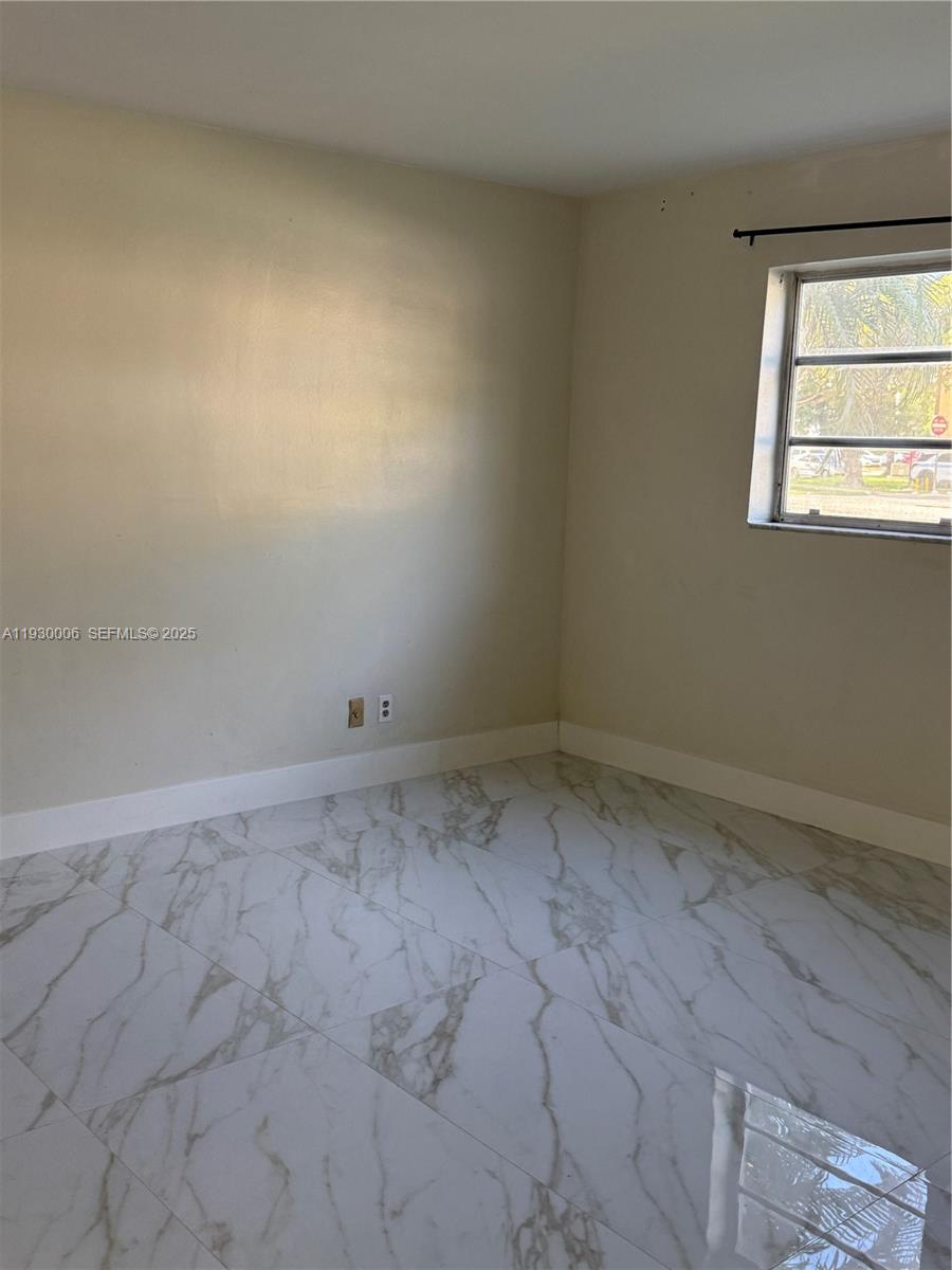 FOURTH HORIZONS CONDO - Residential Lease