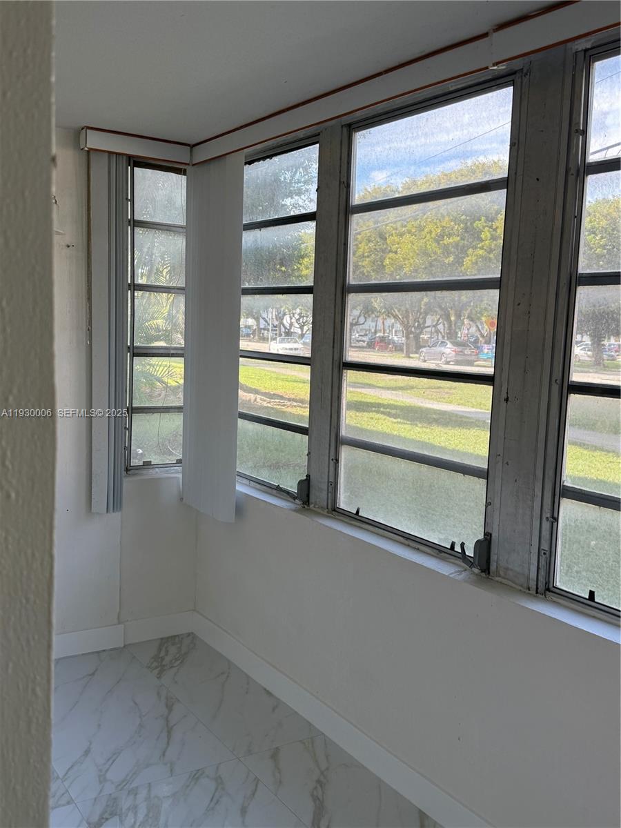 FOURTH HORIZONS CONDO - Residential Lease