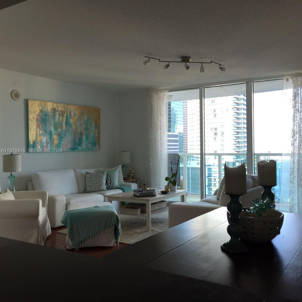 BRICKELL ON THE RIVER N T - Residential Lease