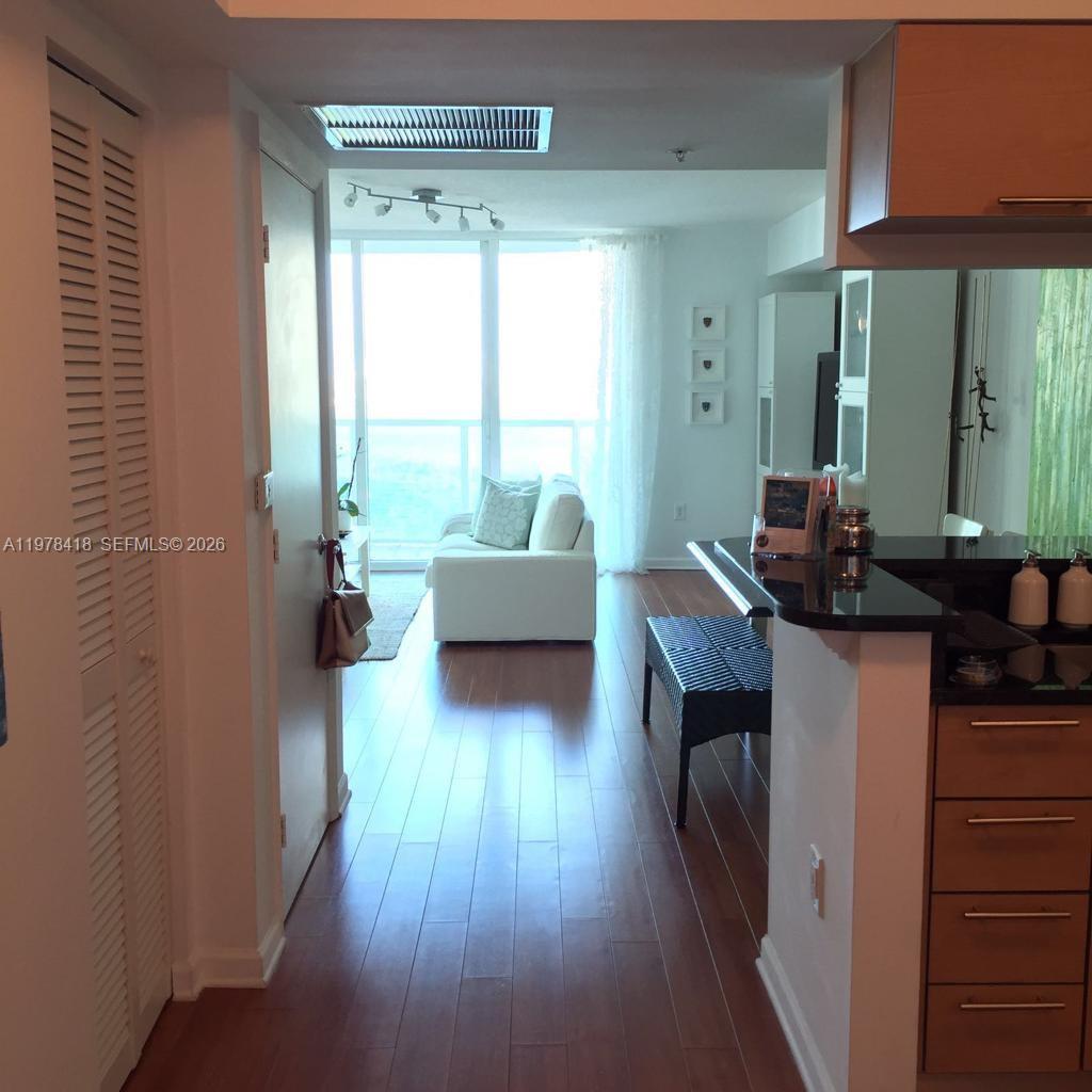 BRICKELL ON THE RIVER N T - Residential Lease