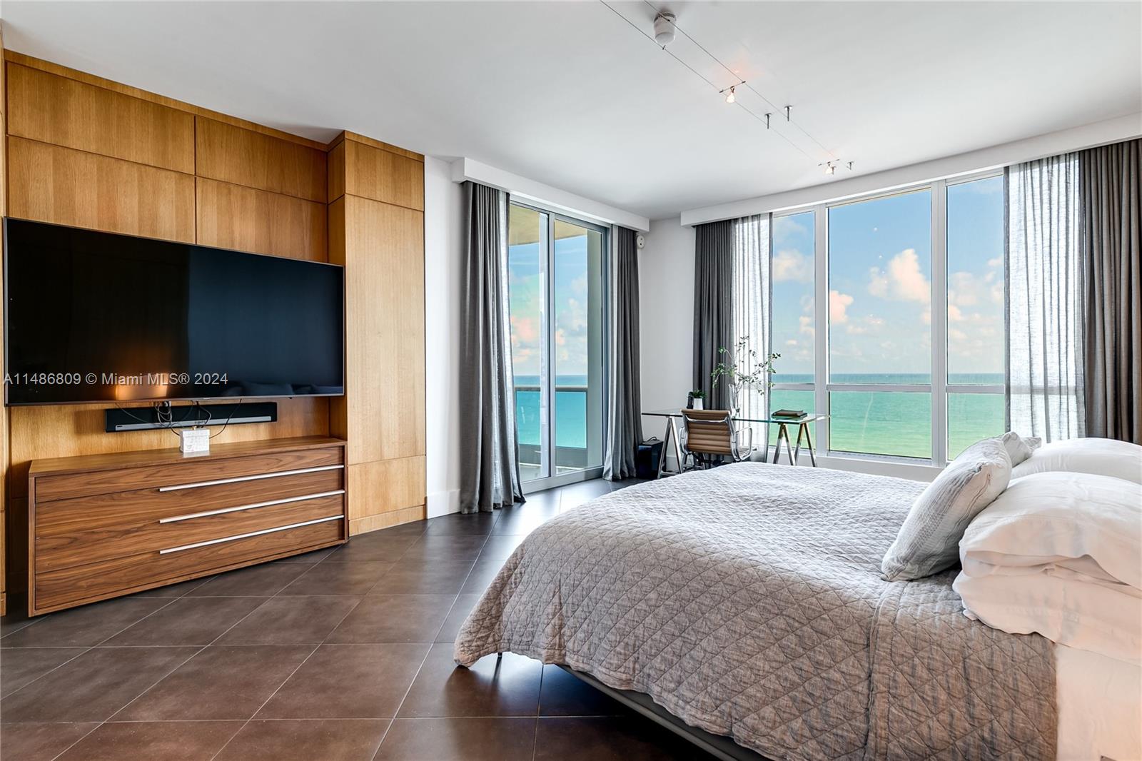 THE RESIDENCES AT THE BAT - Residential