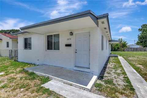 Duplex in Miami FL 2439-41 81st Ter.jpg