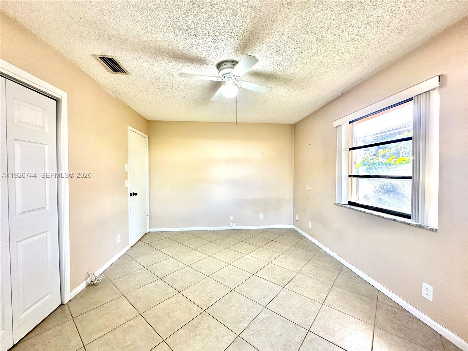 CORAL SPRINGS COUNTRY CLU - Residential