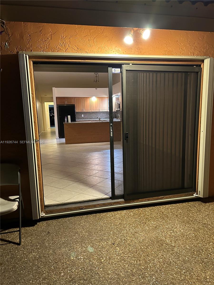 CORAL SPRINGS COUNTRY CLU - Residential