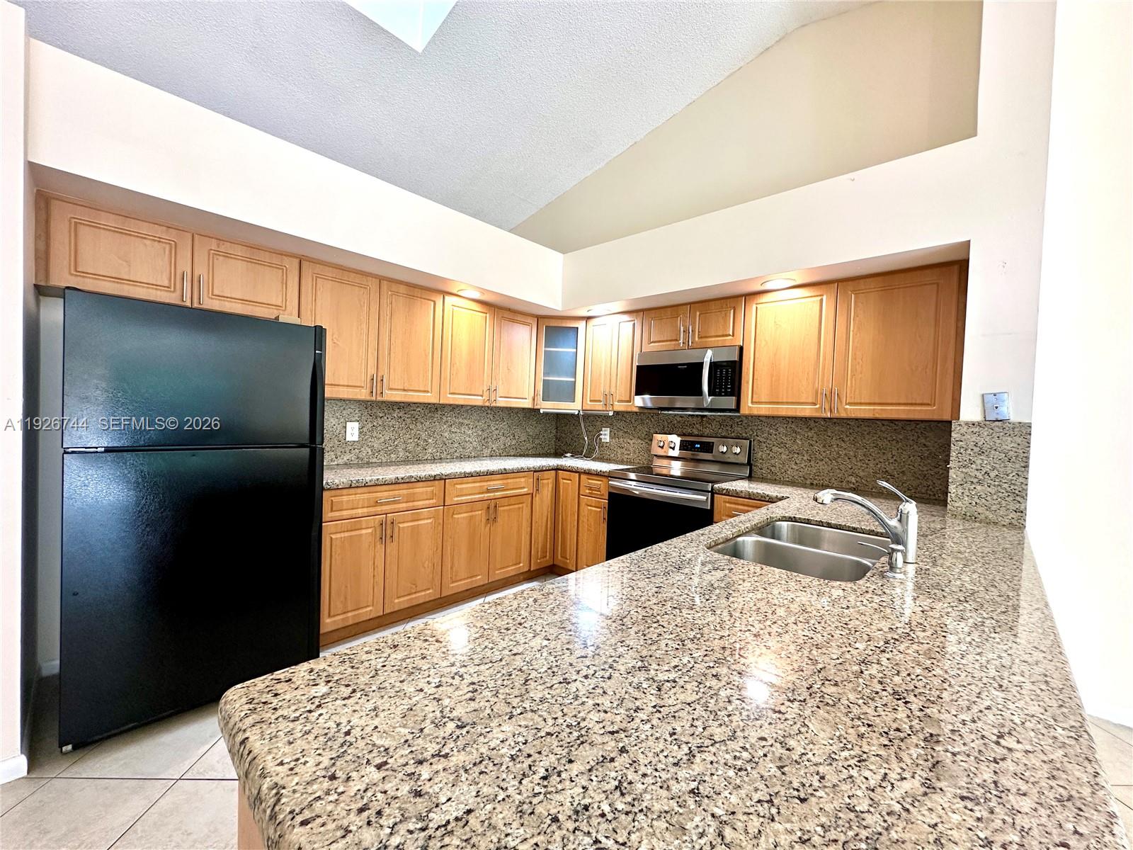 CORAL SPRINGS COUNTRY CLU - Residential