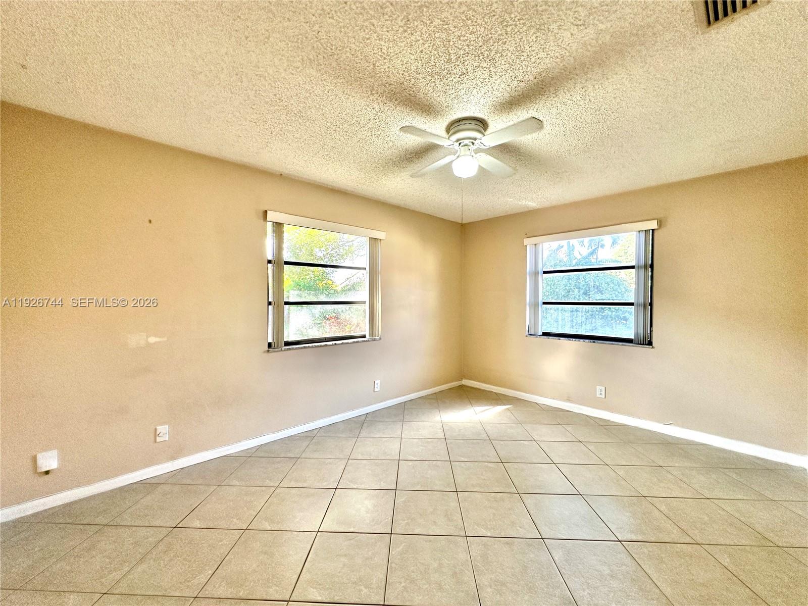 CORAL SPRINGS COUNTRY CLU - Residential