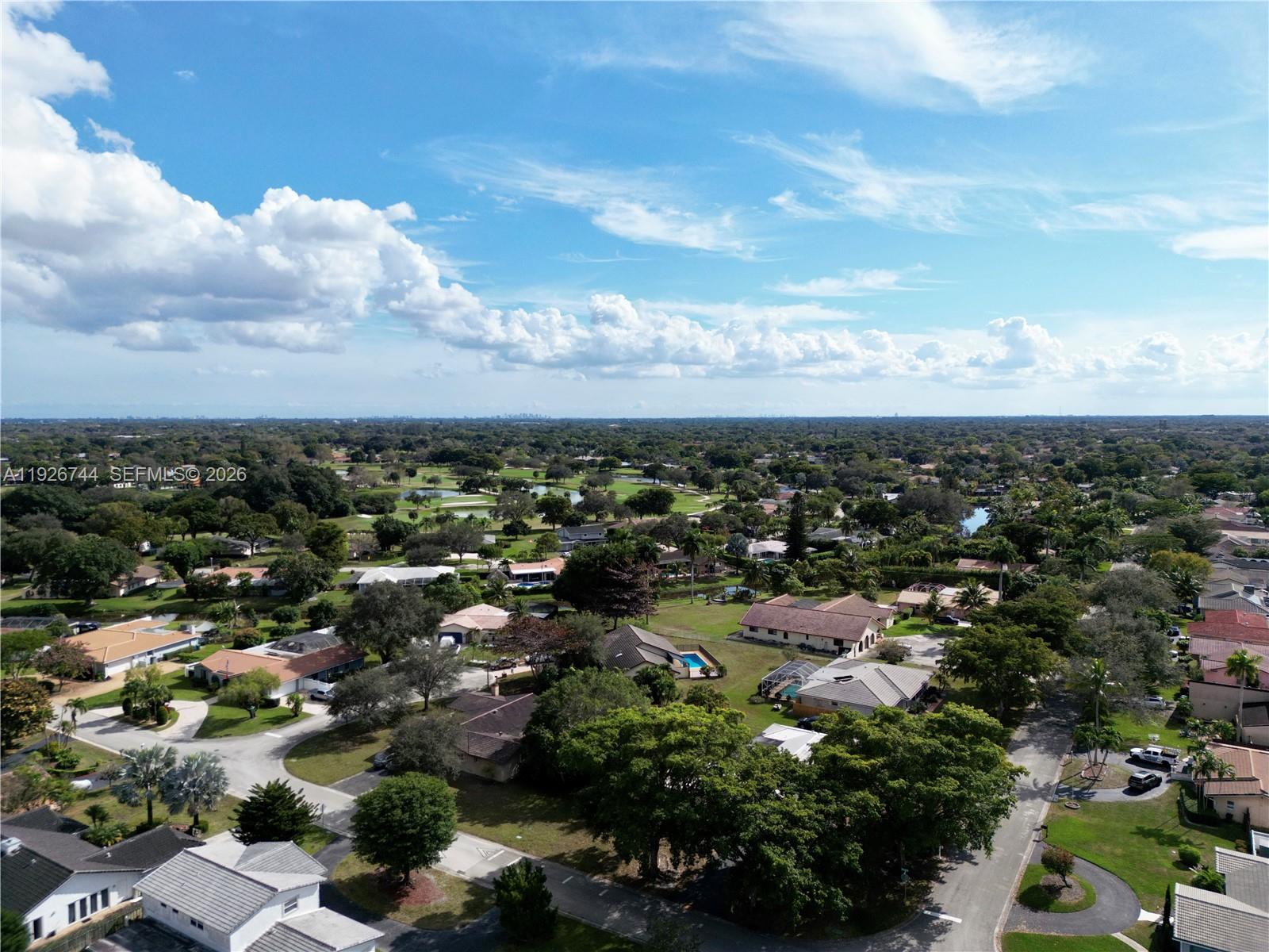 CORAL SPRINGS COUNTRY CLU - Residential