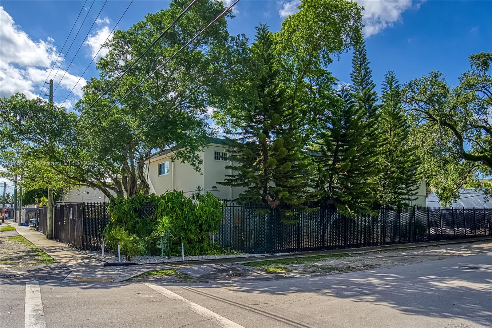 TRANQUILLA CONDO - Residential Lease