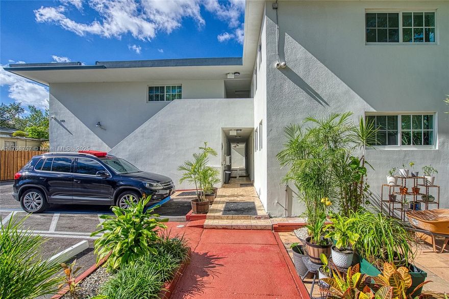 GATED COMPLEX, CONVENIENT LOCATION. RAPID MOVE-IN. ANNUAL LEASE. AVAILABLE STARTING MAY,  2025.LANDLORD MIGHT REQUIRE ADDIITIONAL