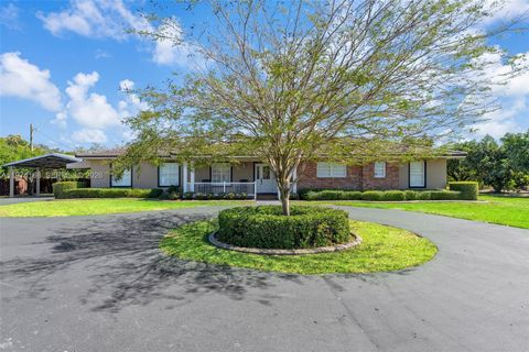 Photo of 28905 SW 169th Ave, Homestead, FL 33030 (MLS # A11974168)